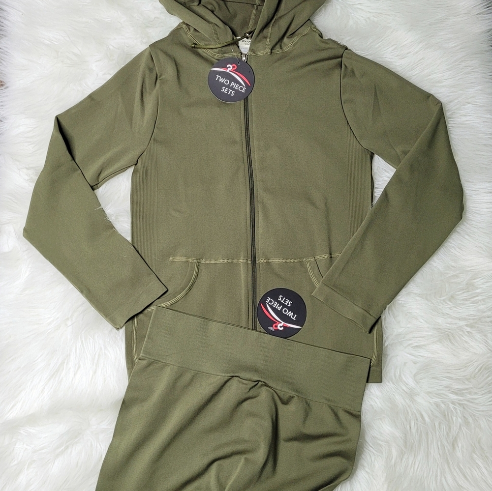 Nwt Seamless Zip Up Hoodie Jacket And Leggings Set Olive